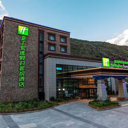 Holiday Inn Express Daocheng Yading, An Ihg Hotel Экстерьер фото